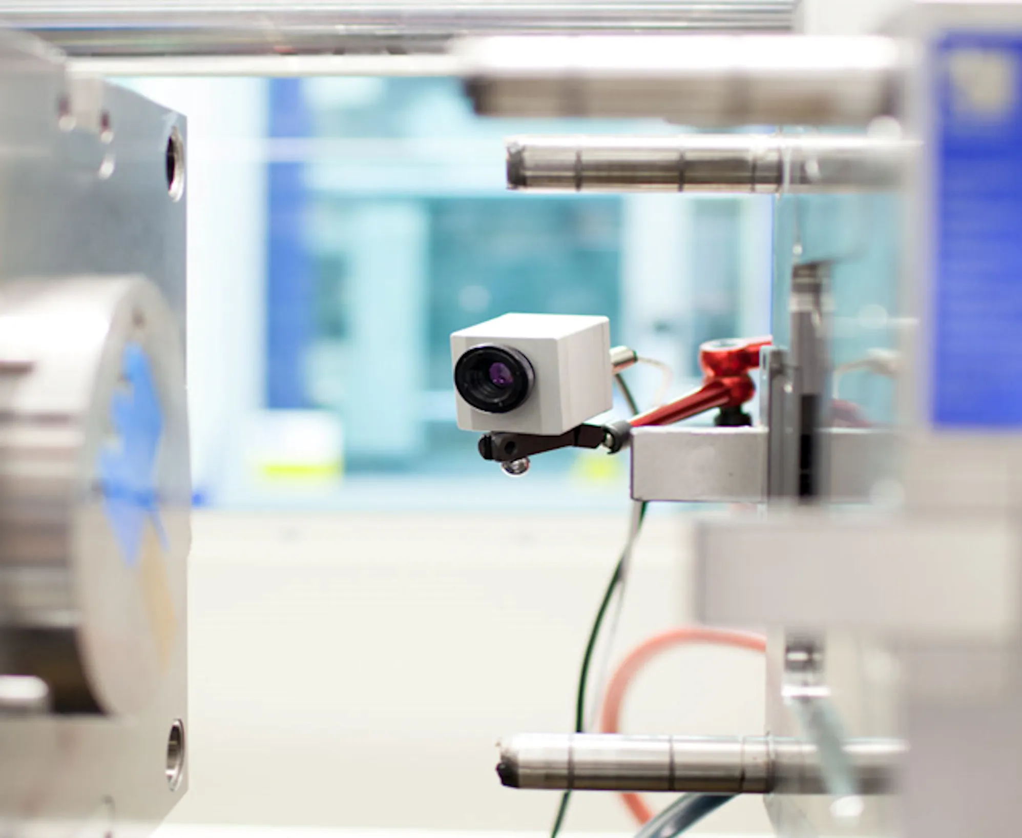 열 모니터링과 공정 안정화를 통한 사출 성형 품질의 일관성 확보